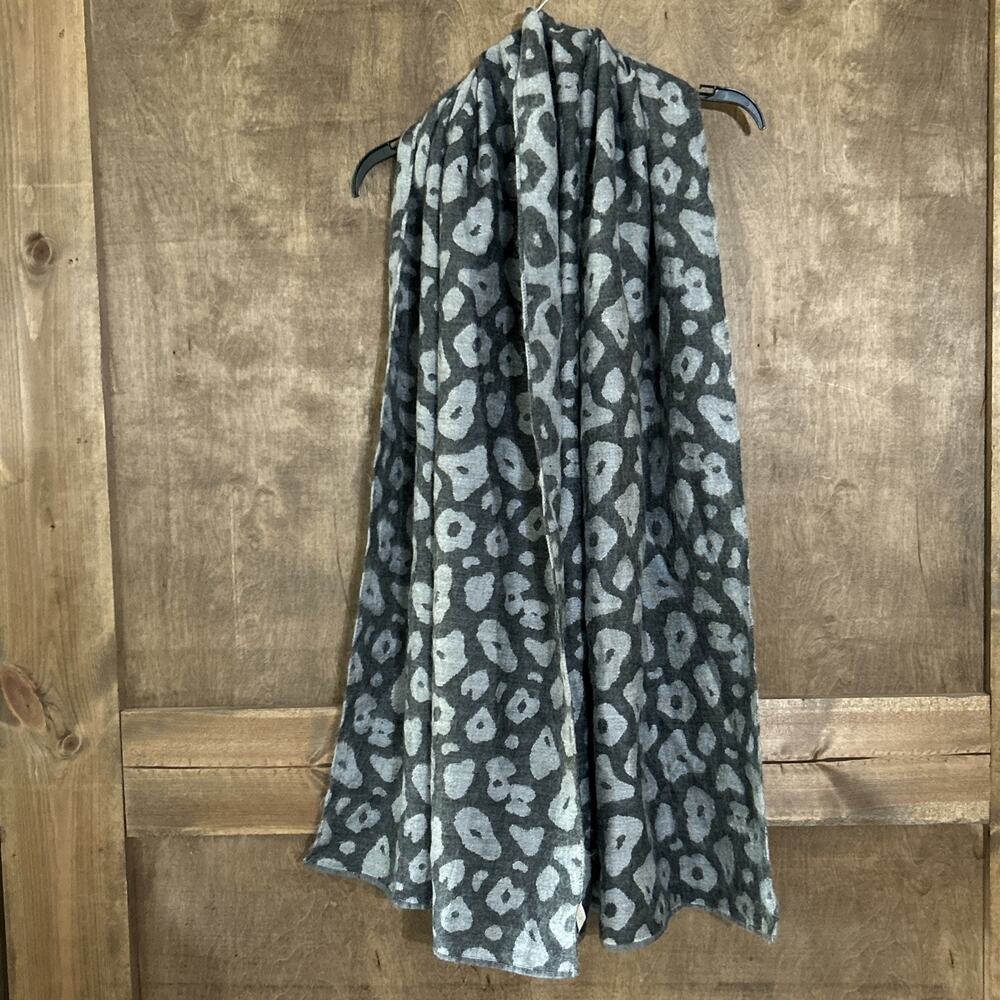 LOFT Ann Taylor Knit Scarf Shawl Wrap Leopard Print Grey 78" Long